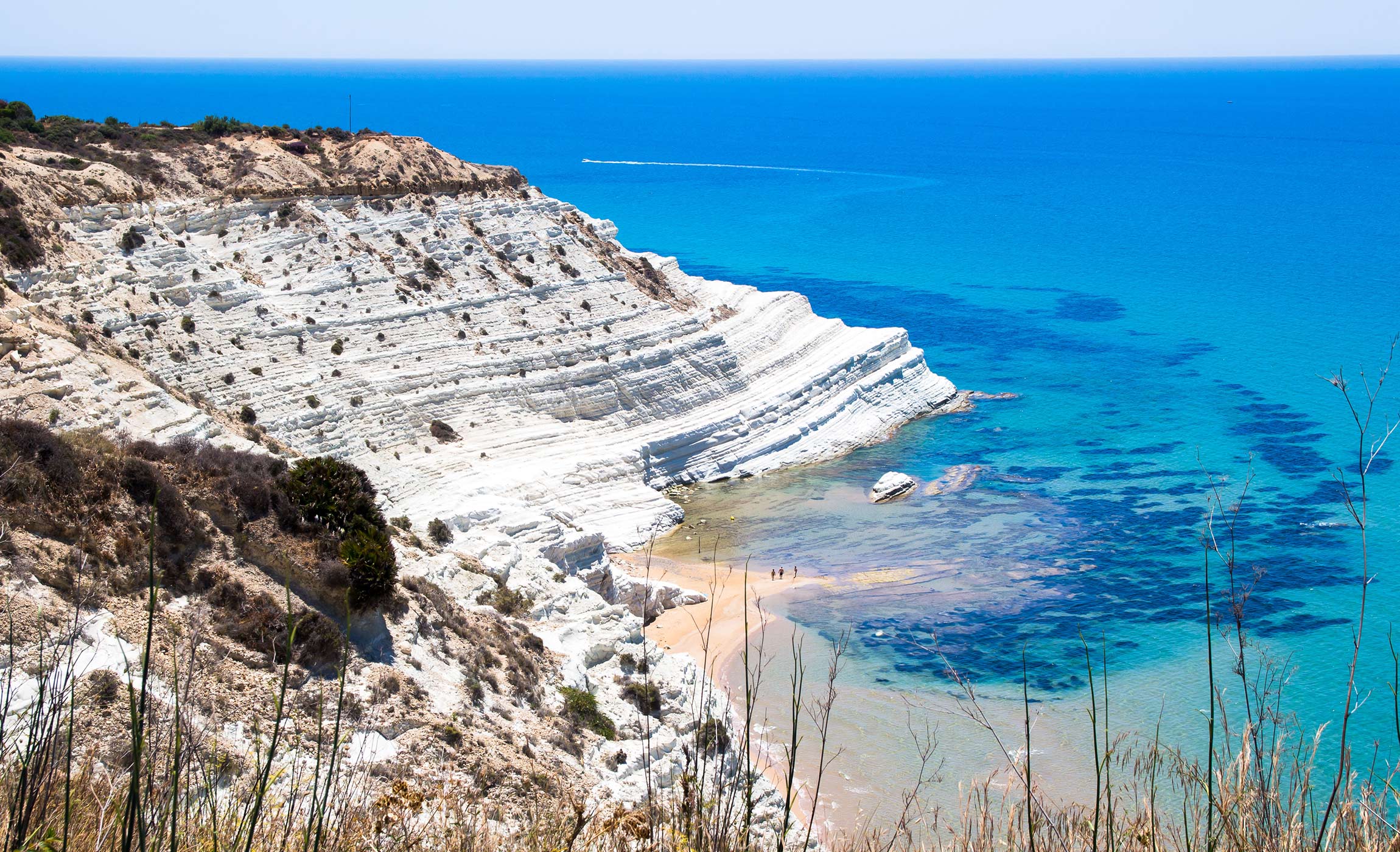 5 MOST UNIQUE BEACHES IN THE WORLD - TPM