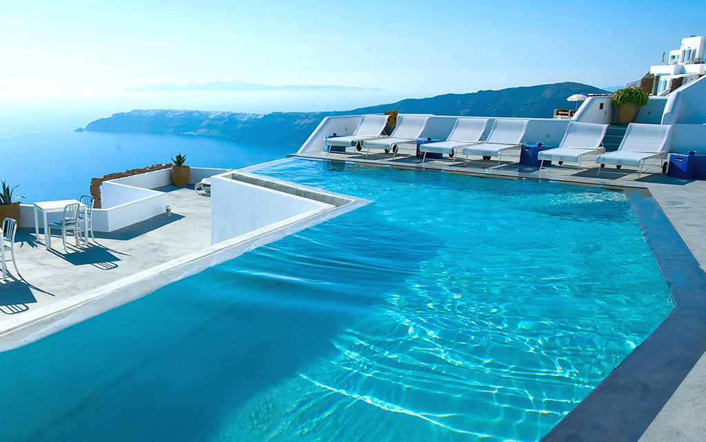 5 MOST AMAZING HOTEL POOLS IN THE WORLD